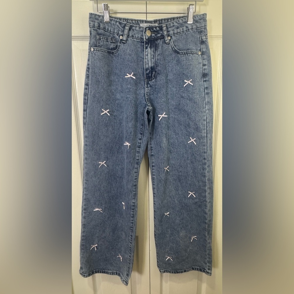 SOHO Pink Bow Appliqué Straight Leg Jeans Women’s Size 5 Juniors NWOT